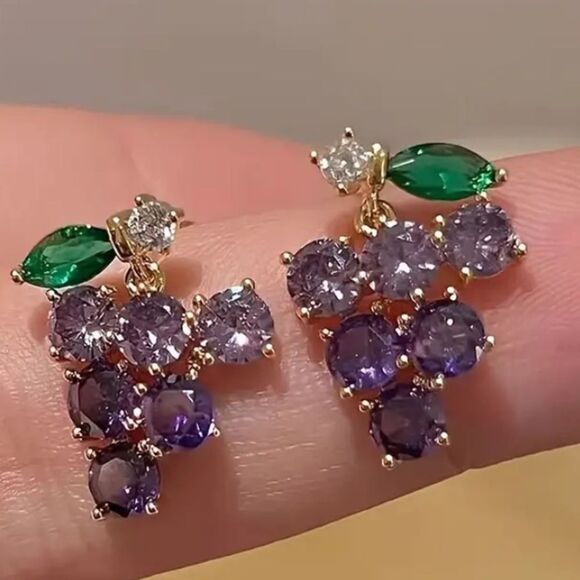 πππ π Crystal Grape BunchβCluster Earrings πβ¨ - Picture 4 of 10